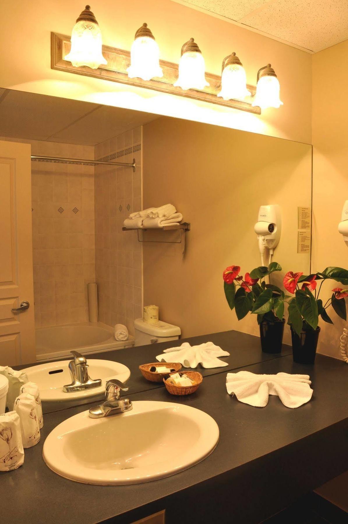 Hôtel Versō Magog Ngoại thất bức ảnh